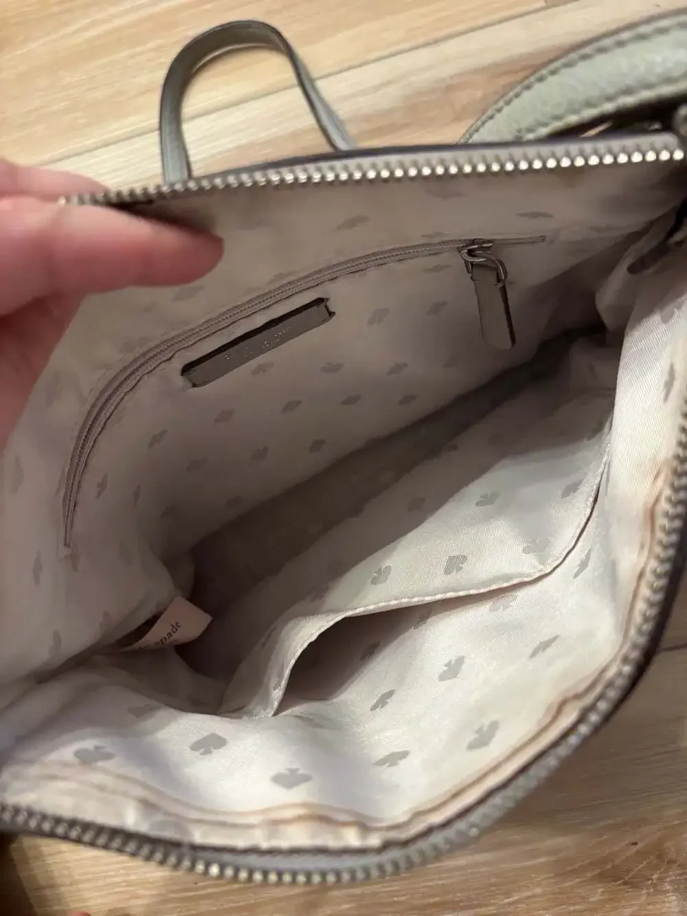 Kate Spade Jackson Pebbled Leather Large Crossbody Bag in Nimbus Grey